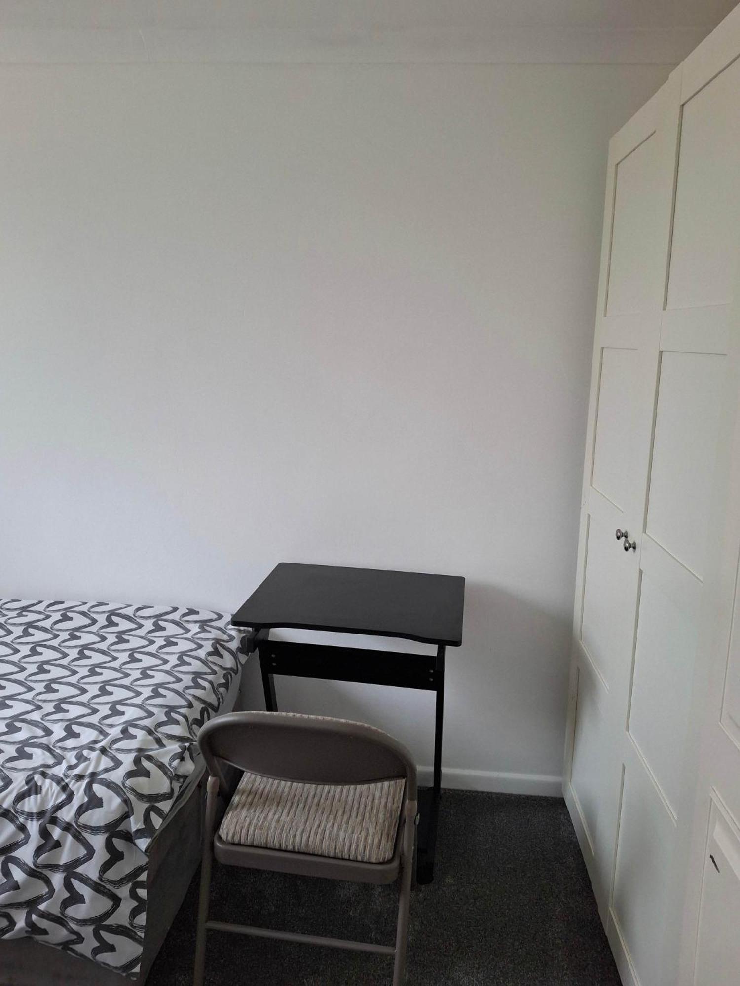 Nicely Decorated 3 Bedroom House Near Heathrow, London Staines-upon-Thames Extérieur photo