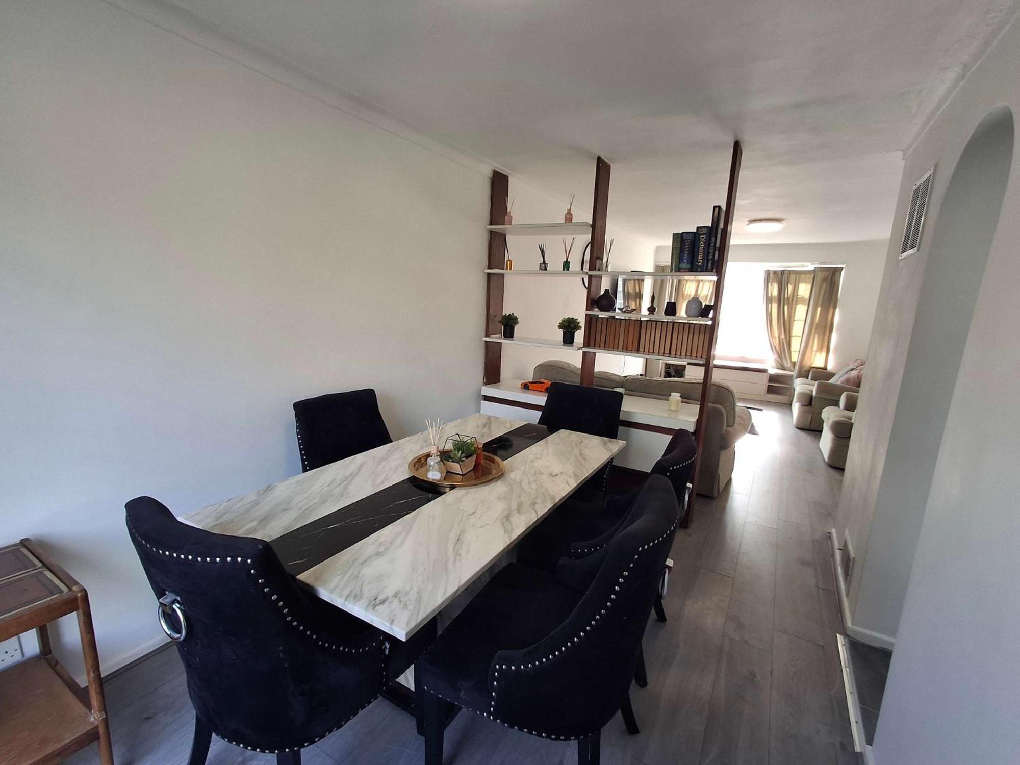 Nicely Decorated 3 Bedroom House Near Heathrow, London Staines-upon-Thames Extérieur photo