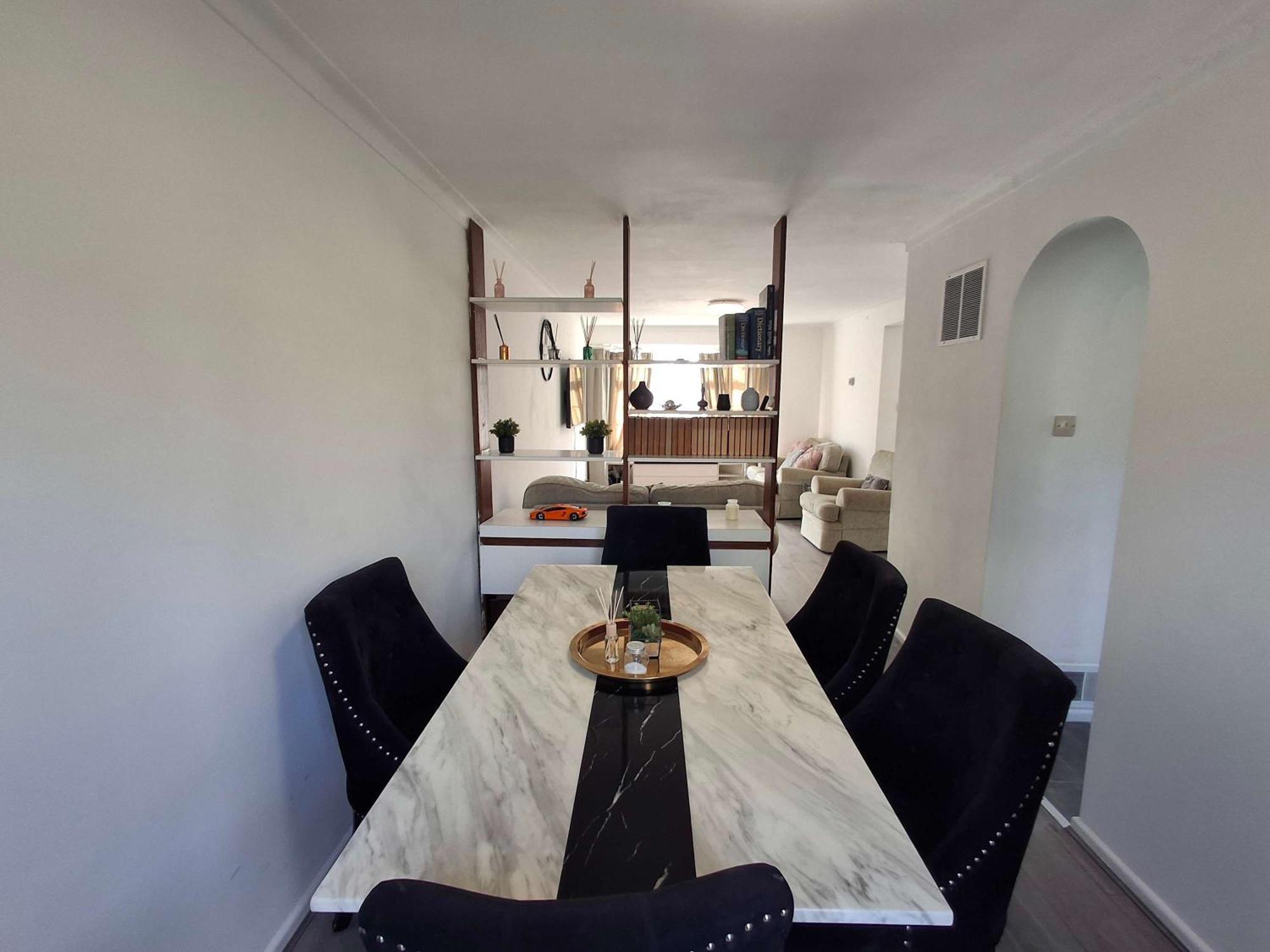 Nicely Decorated 3 Bedroom House Near Heathrow, London Staines-upon-Thames Extérieur photo