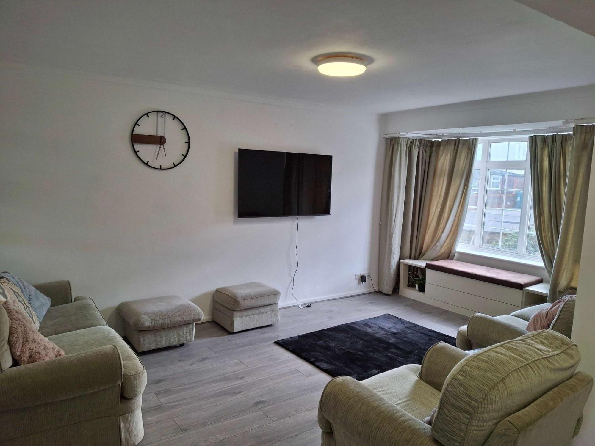 Nicely Decorated 3 Bedroom House Near Heathrow, London Staines-upon-Thames Extérieur photo
